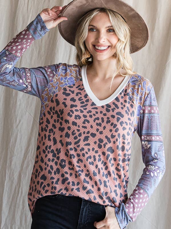 Haut en tricot à blocs de couleur avec imprimé floral décontracté T4312 pour la vente par 7th Ray