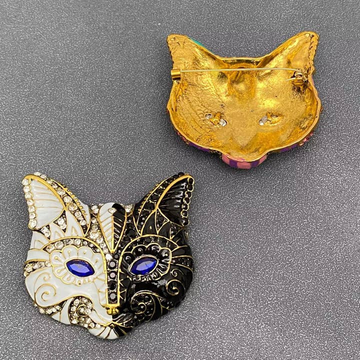 Mio Queena – wholesale Brosch – Rhinestone Emalj Kattmask Brosch3