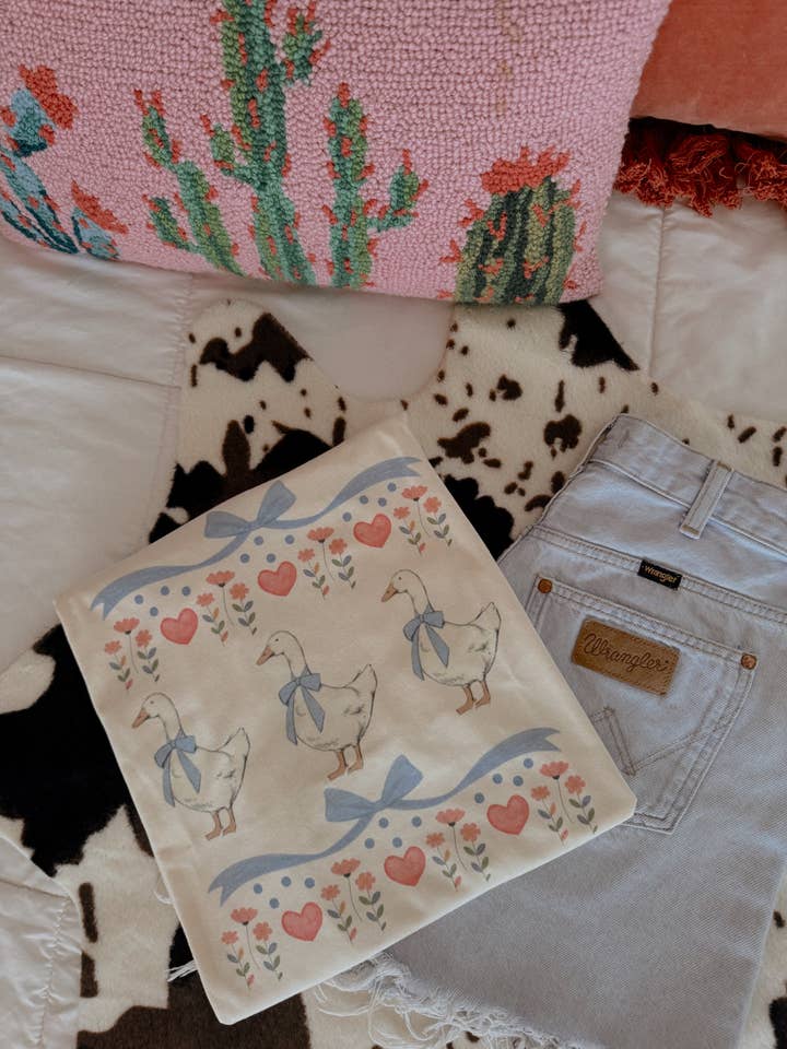 Western Vintage Babe - Wholesale Screen Printed T-Shirt - Unisex - VINTAGE CUTESY GOOSE