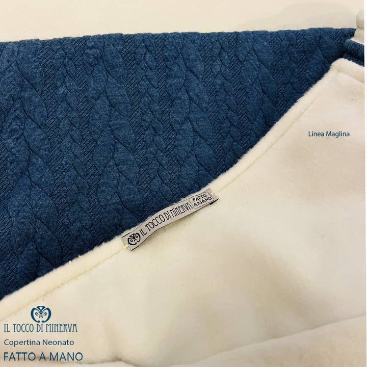 Couverture Bébé Ligne Tricot en Polaire blanc et maille - Fait Main pour la vente par Il Tocco di Minerva