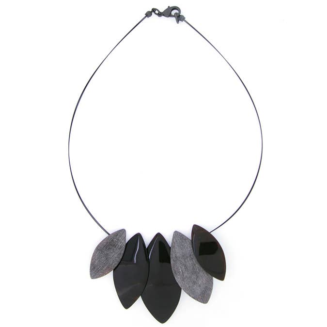 necklace in horn for wholesale by Culture Mix