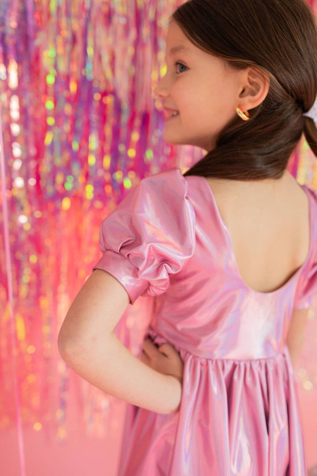 Ollie Jay – wholesale Klänning – Barn – Puffklänning i rosa lamé6