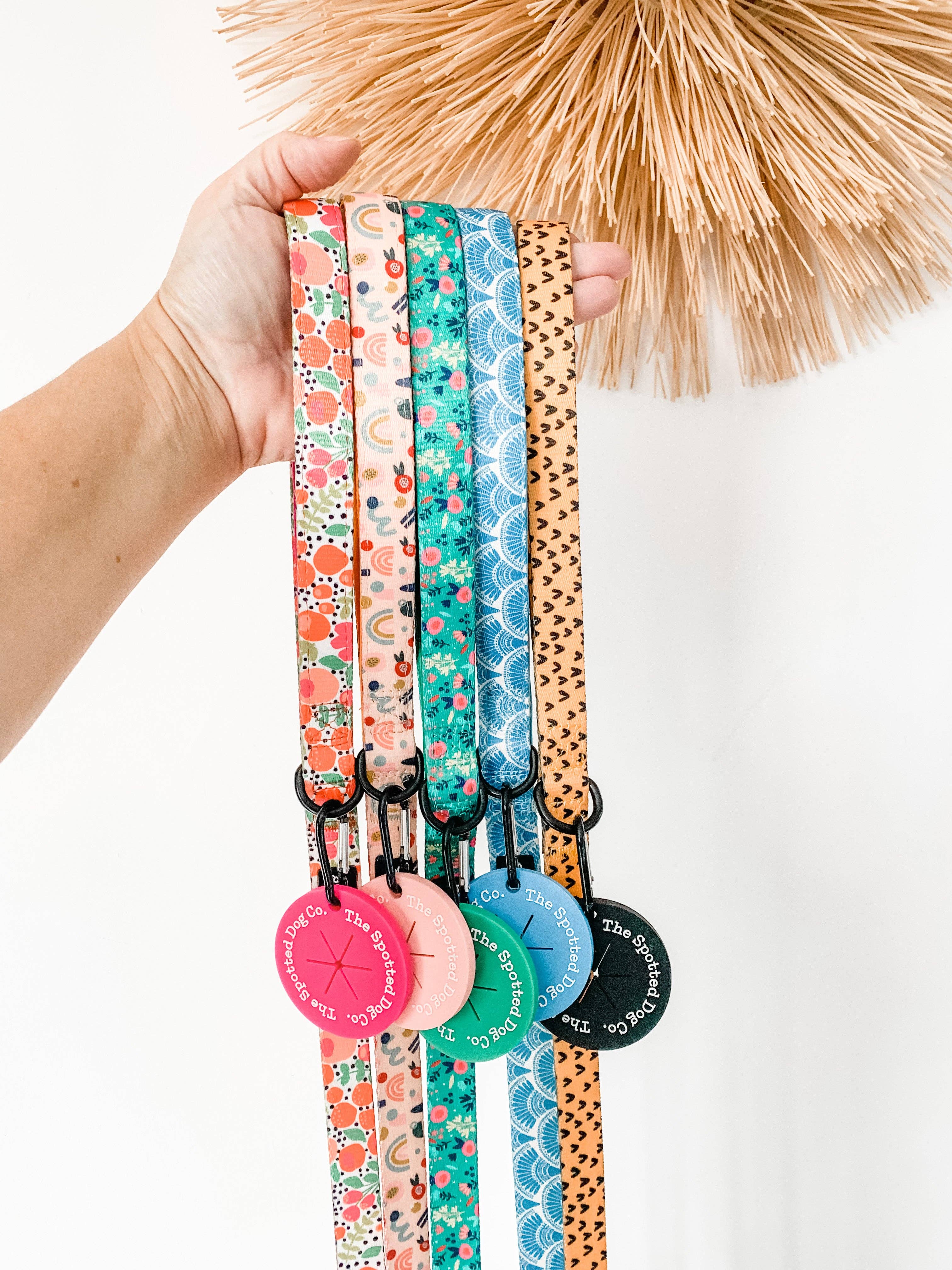 The Spotted Dog Company – wholesale Bajspåseautomat – Lila Poop Caddy1