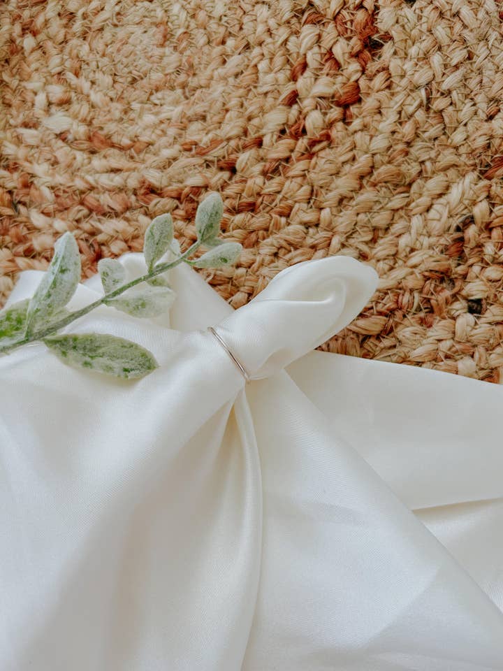 Klassischer Ring für den Großhandel von Ivory Bloom Boutique