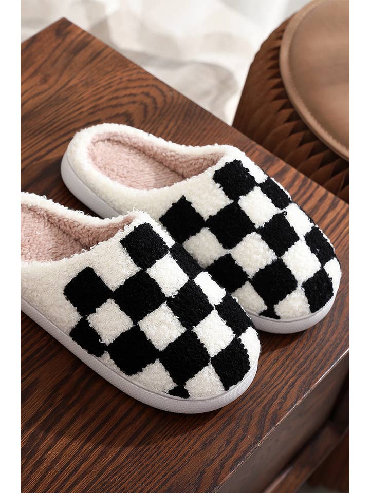 42POPS - Wholesale Slippers - Women's - ..SI-26824 Cute novelty soft plush cozy slippers (size L/XL)