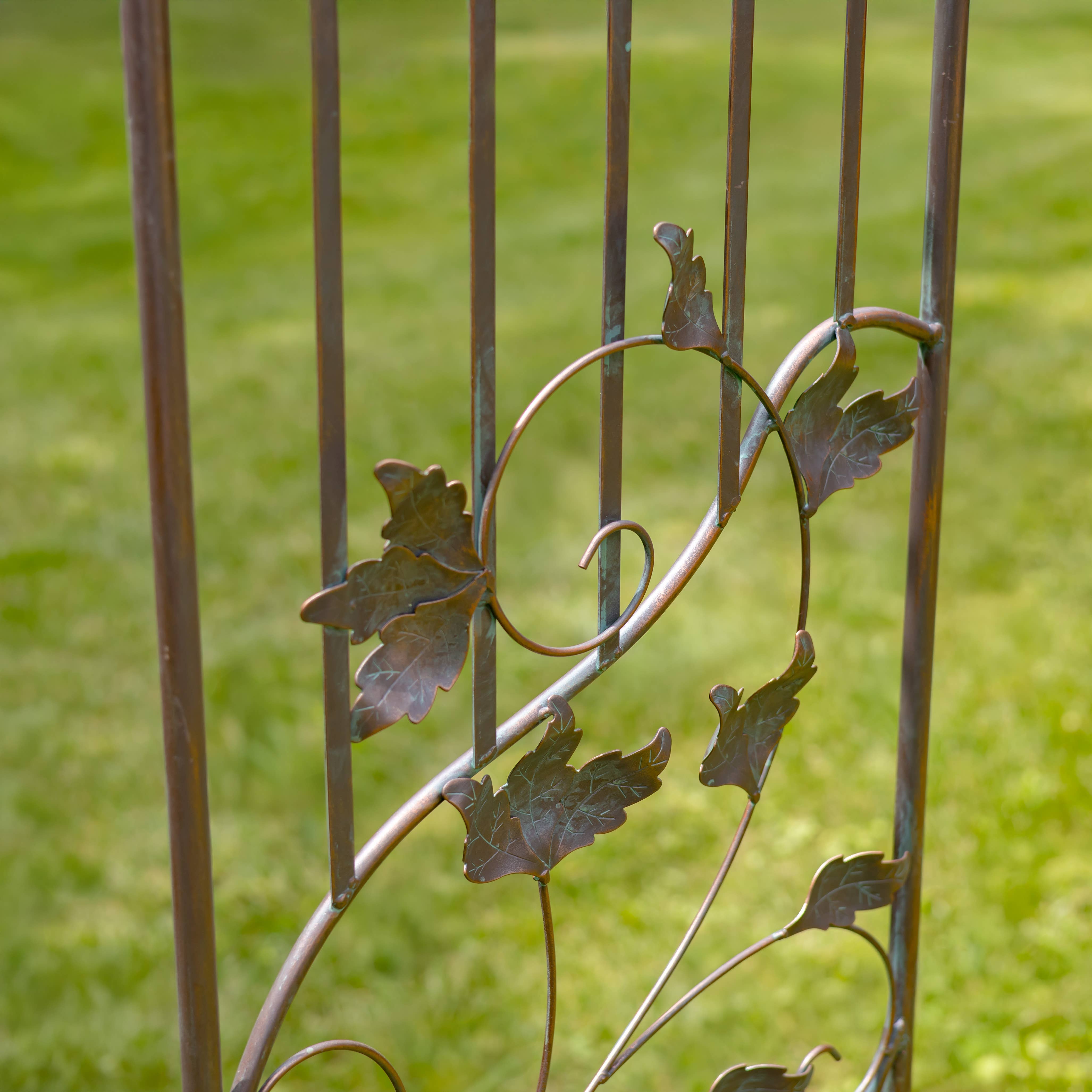 Zaer Ltd. International - Wholesale Outdoor Ornament/Decor - Iron Garden Gate w/Side Plant Stands "Stephania" in 3 Colors13