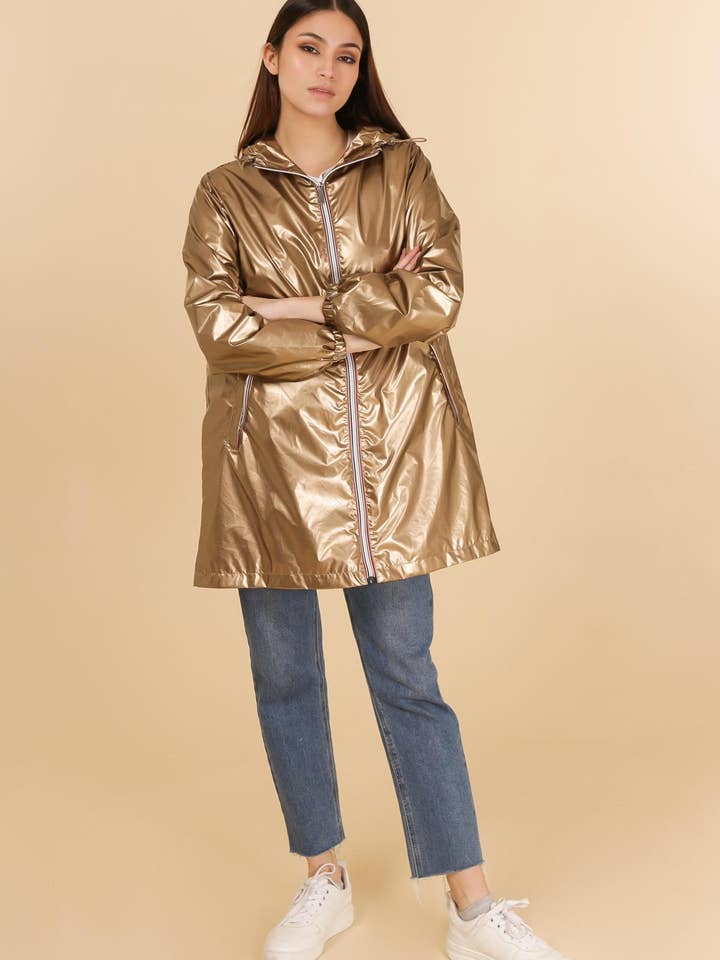 Long metallic windbreaker with colored zip (packable) for wholesale by Attrait Paris
