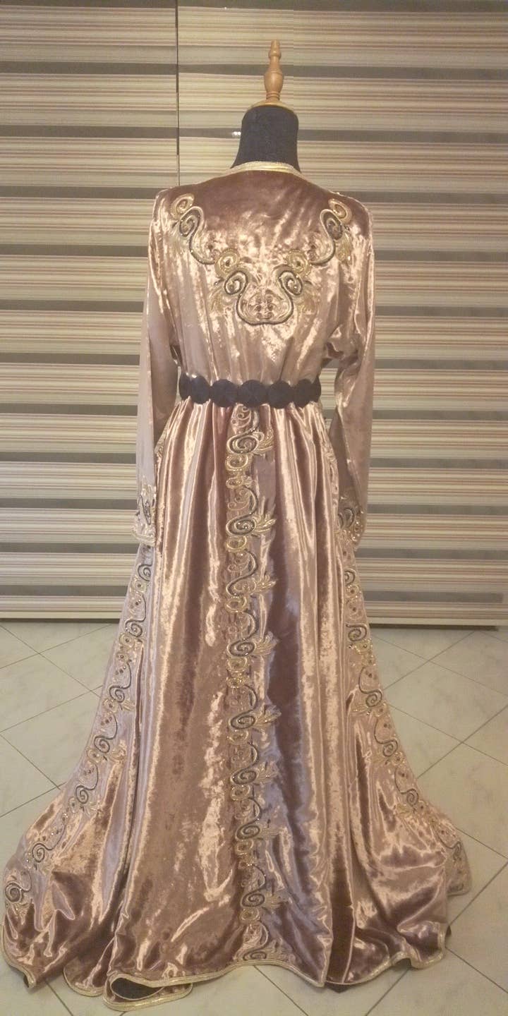 BAHAE FASHION - Wholesale Kaftan - Women's - Caftan de luxe fait main en velours de soie italien2