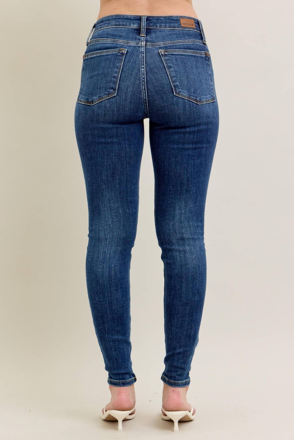 MARYLAND CORE SKINNY TAILLE MI-HAUTE AVEC PONÇAGE À LA MAIN en vente sur Faire0