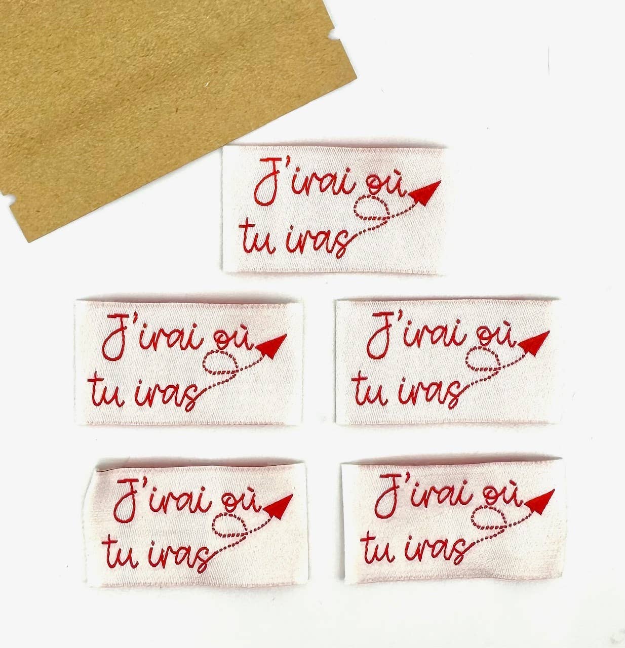 L’Étiquette Home Couture – wholesale Sömnadskit – Påsydd etikett: I'll go where you go - RÖD2