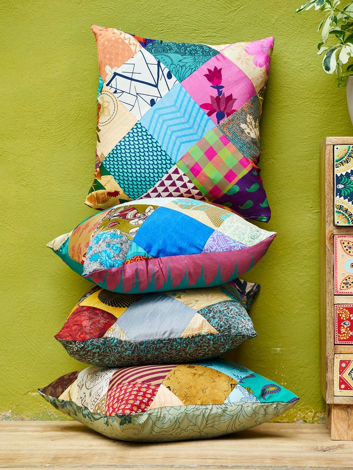 Fodera per cuscino Sari Patch riciclata, 45 x 45 cm per la vendita all'ingrosso da parte di Namaste