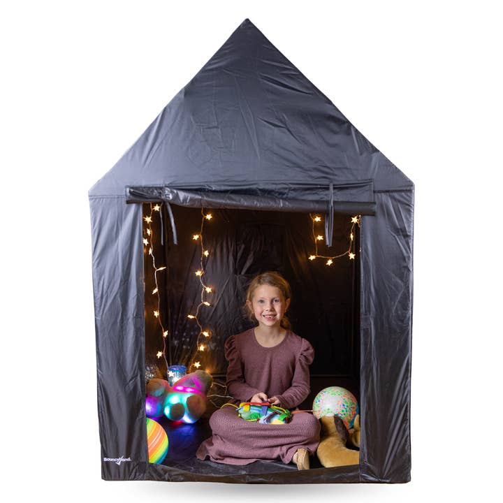 Tanière sensorielle sombre intérieure encadrée pour la vente par Bouncyband LLC