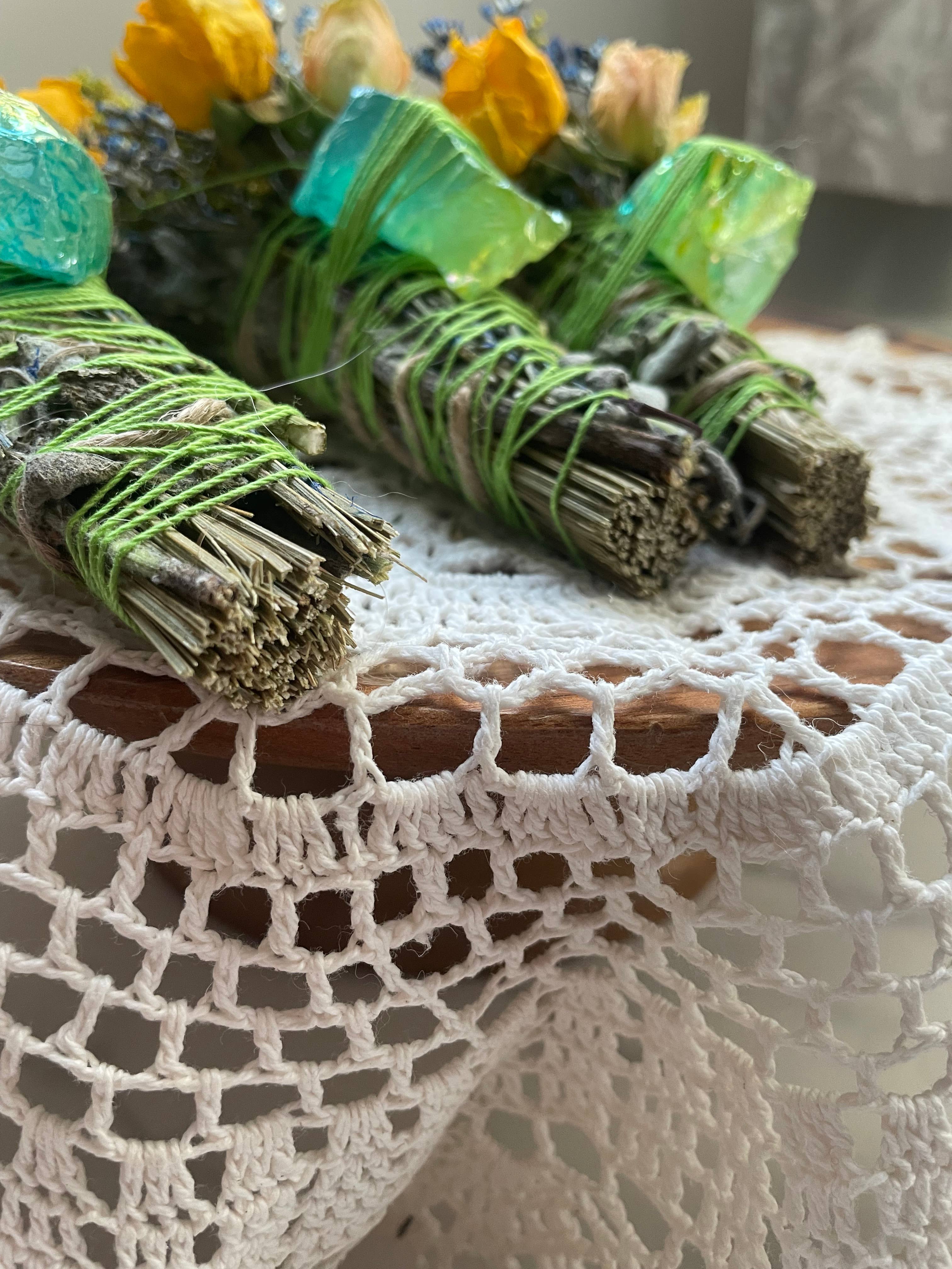 CharlieHaze - Wholesale Sage Bundle - Rainbow fluorite, Blue + Green, Sage & Lavender Smudge1