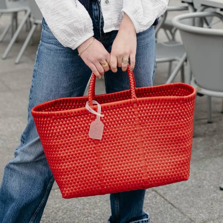 Average basket in recycled plastic cherry color HANDMADE for wholesale by PÜP