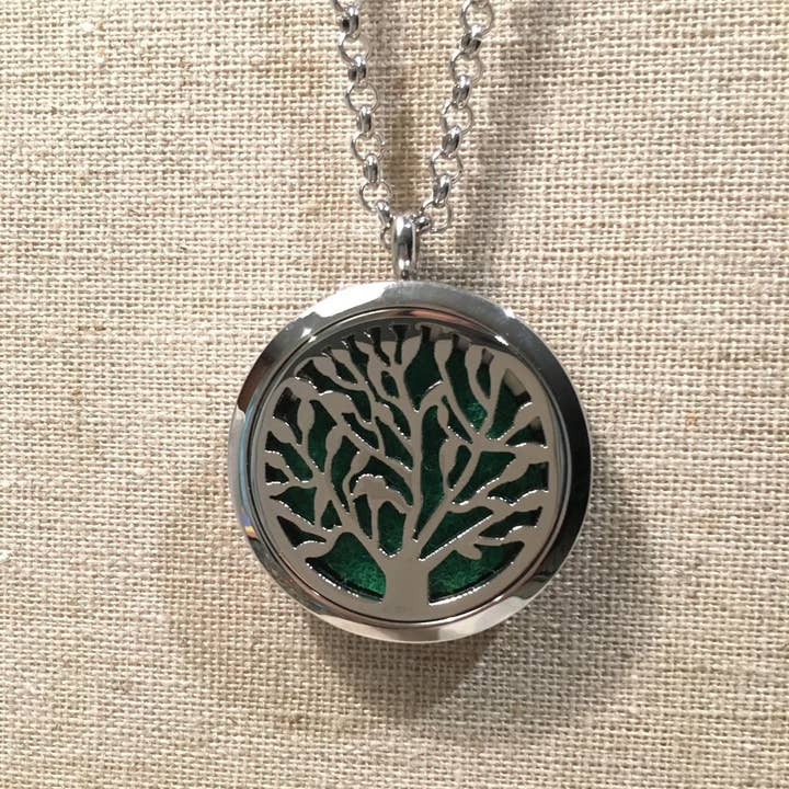 Baltic Essentials - Wholesale Aromatherapy necklace - Tree of Life Essential Oil Pendant Hypo-Allergenic 316L1