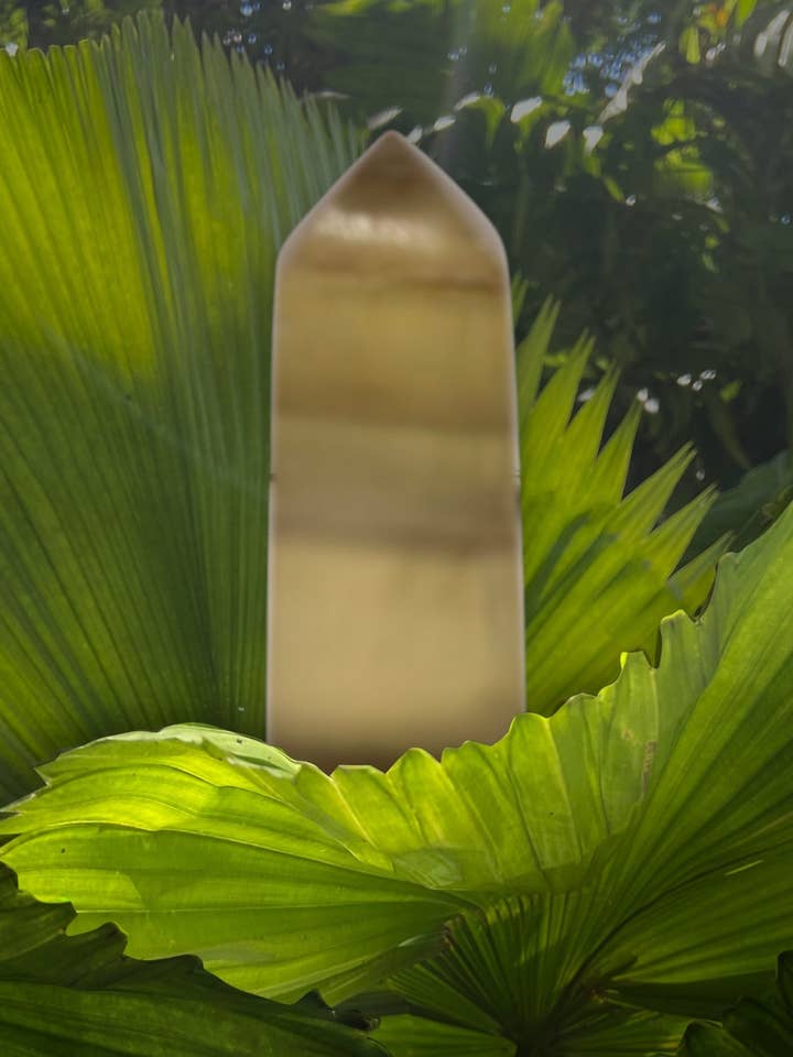 Spitze aus Flourit für den Großhandel von Eclectic Wallflower Boutique