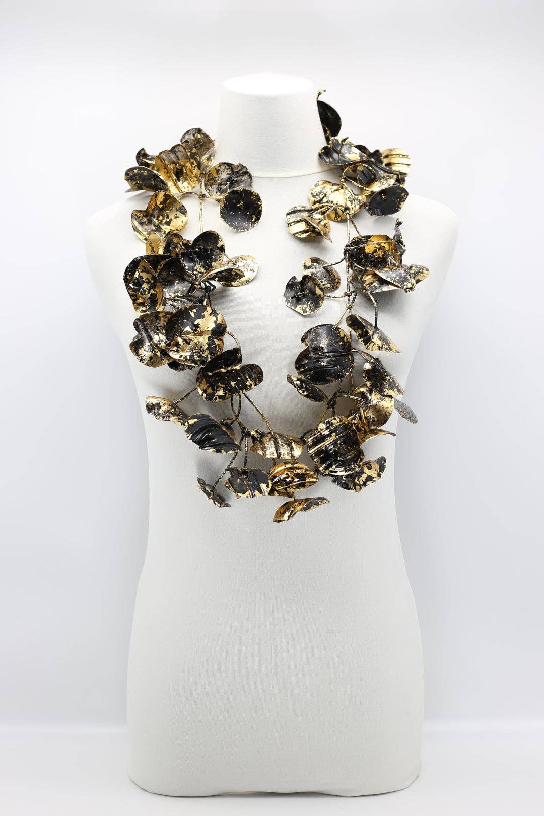 Jianhui London - Vendita all'ingrosso Collane a bavaglio - Collana grande doppia ninfea - Dorata a mano10