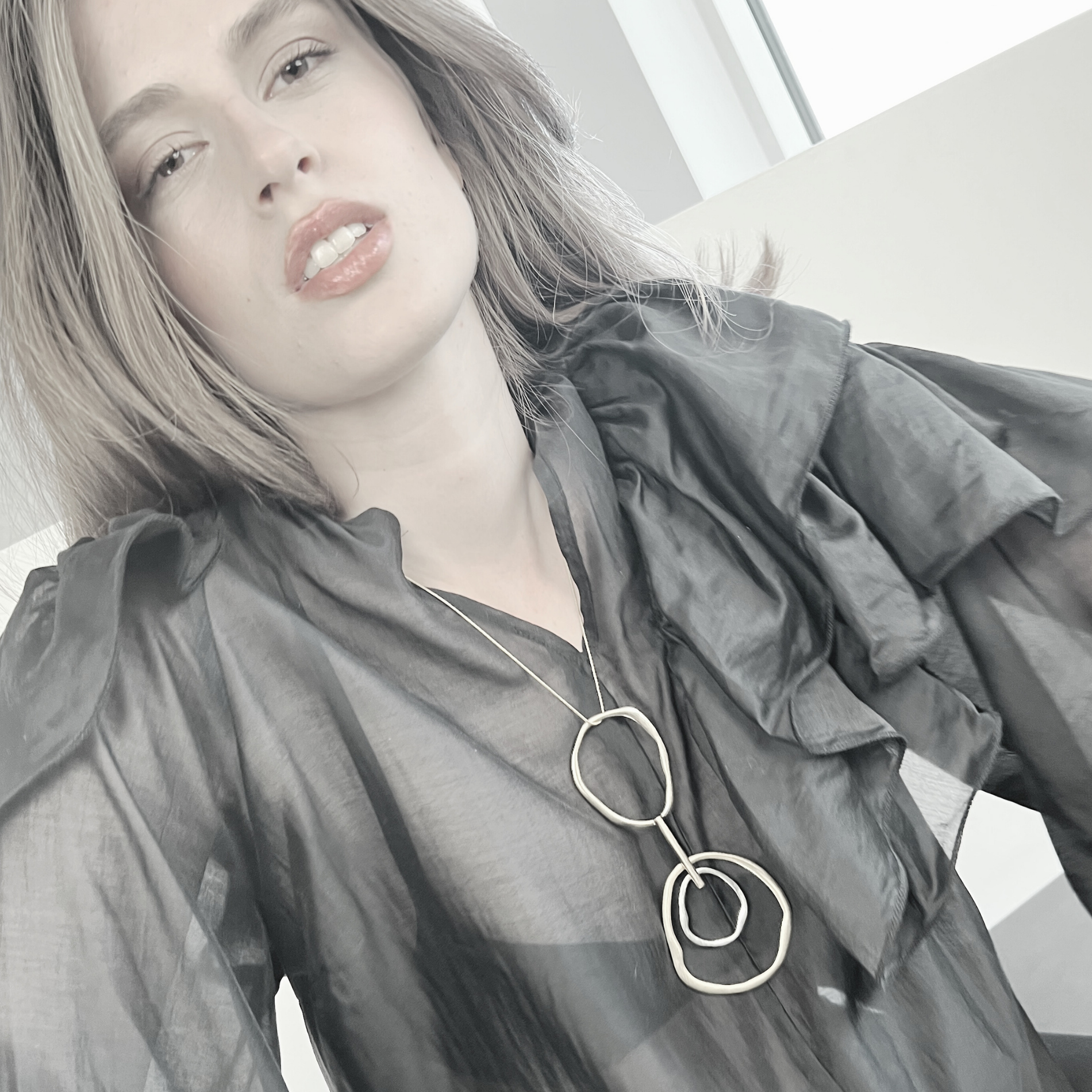 Dansk Copenhagen - Vendita all'ingrosso Collana con ciondolo/pendaglio - Collana Mega Statement regolabile a 2 toni Elysian IN:STORE con placcatura in argento1