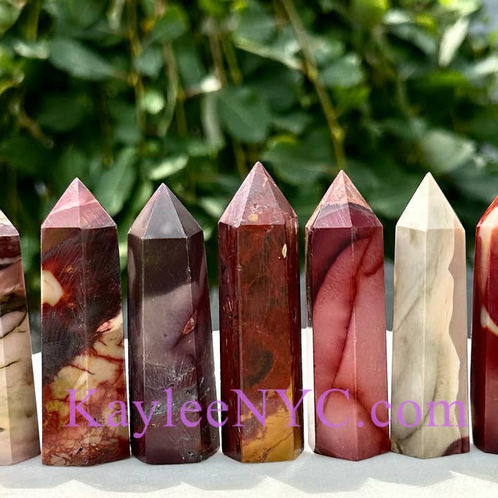 Lot en gros de 1 lb d'Obélisques en Jaspe Mookaite Naturel pour la vente par KayleeNYC