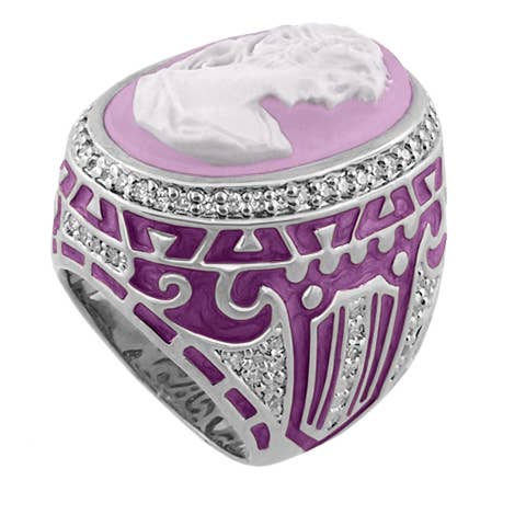 Bague Cameo Rome pour la vente par Lauren G Adams