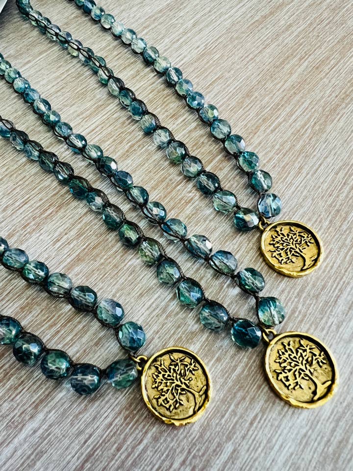 Collier crocheté Tree of Life pour la sagesse et la protection pour la vente par Twist Style