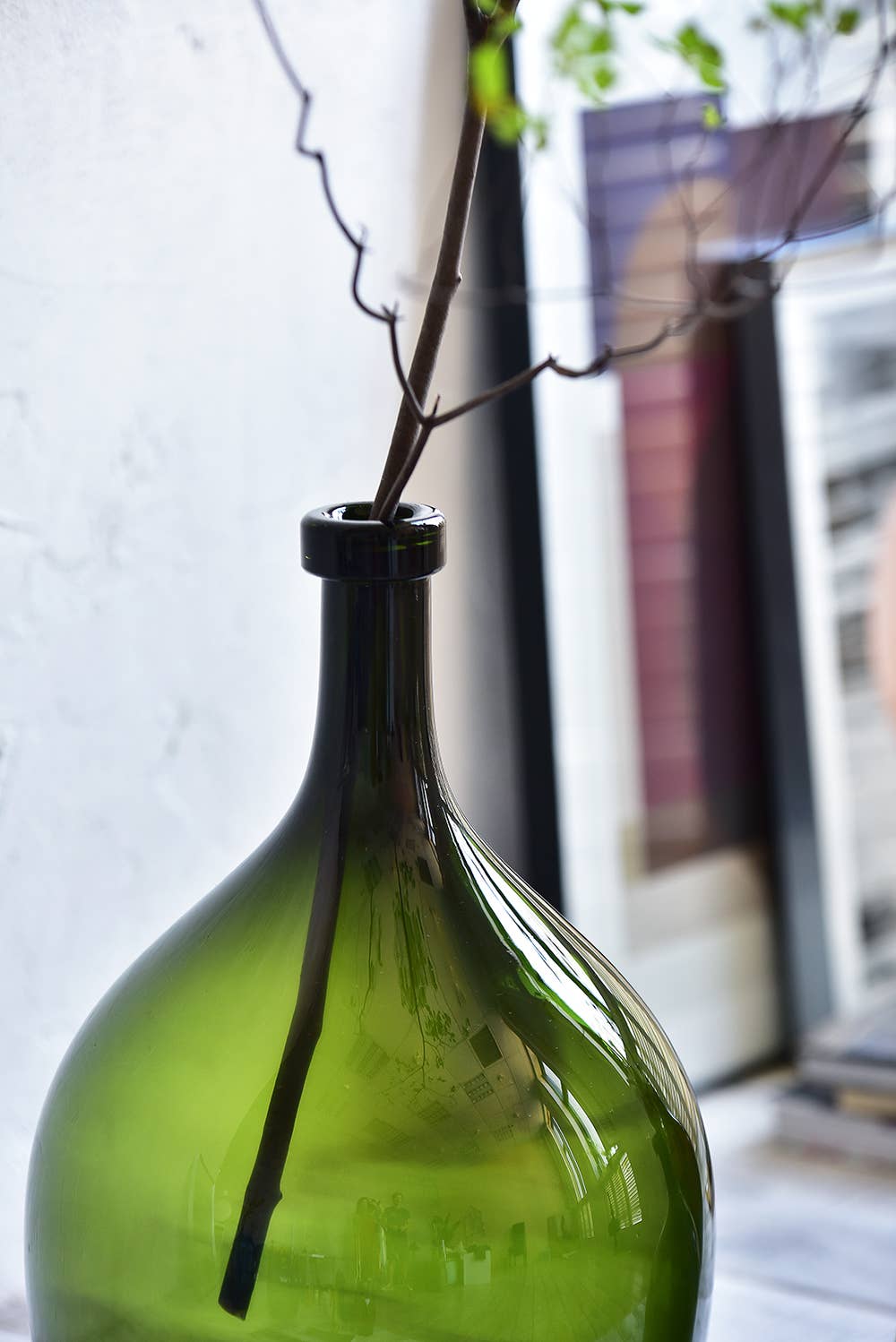 Noah Decoration – Großhandel Vasen – Recycelte Glasvase in Bernsteinfarben, Hololulu braune Glasvase8