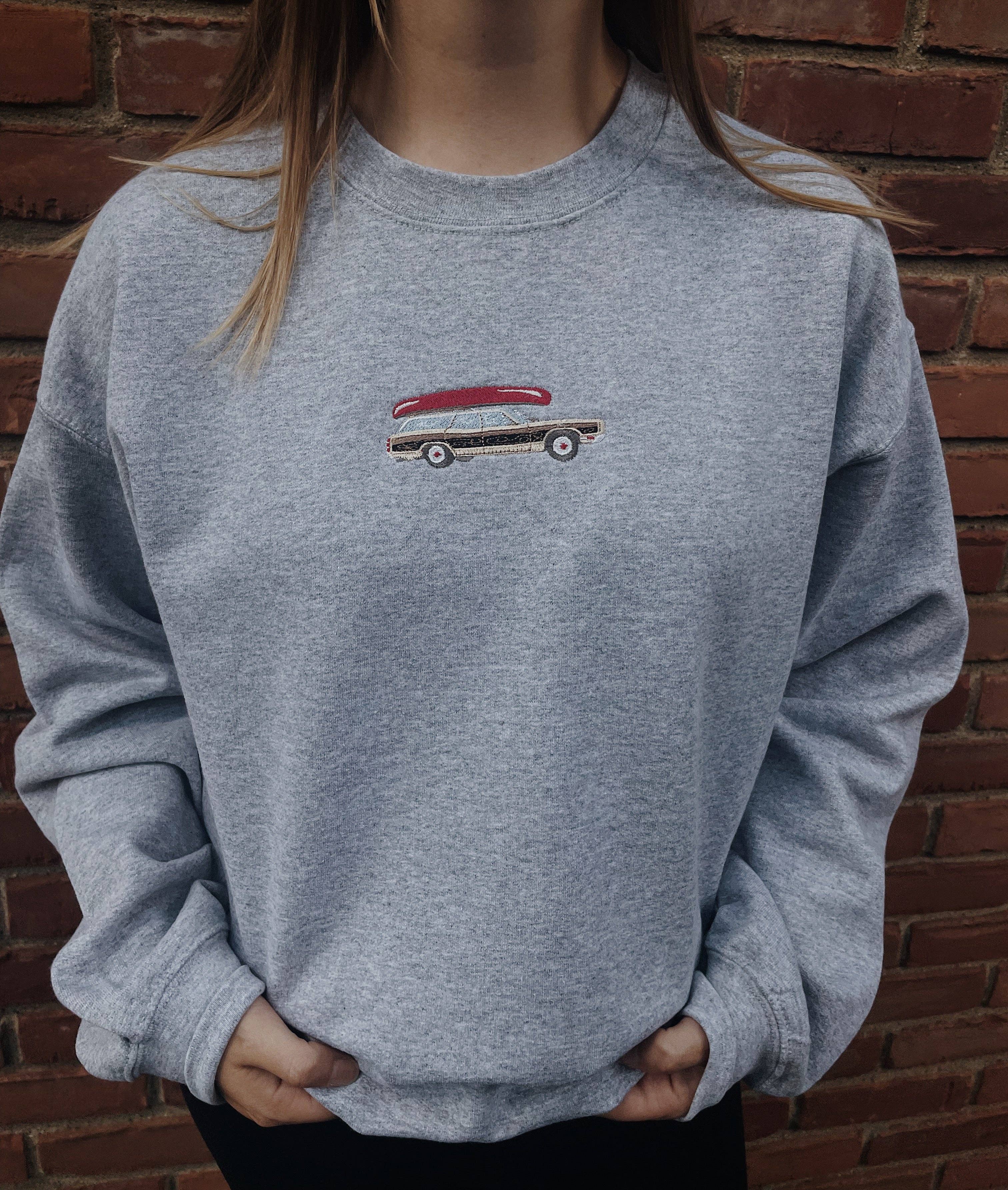 Molly Louise Shop – Sweatshirt - Mulher por atacado – Sweatshirt Carro Vintage Bordada4