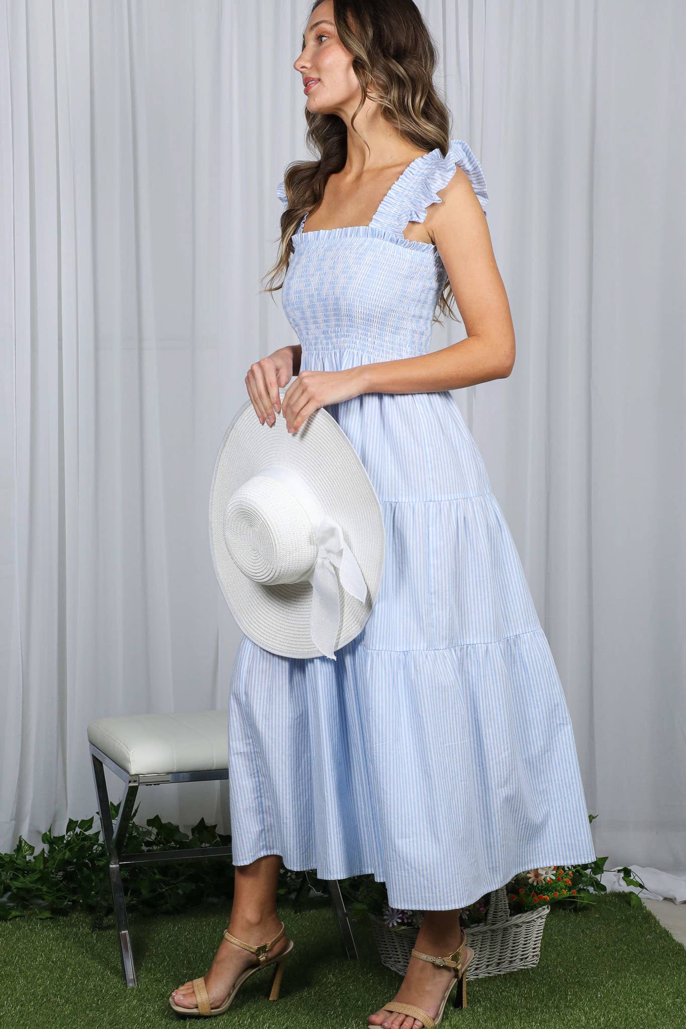 Vine & Love – Großhandel Kleid – Damen – Midi-Kleid aus 100 % Baumwolle mit gestreiftem Stufen-Saum16