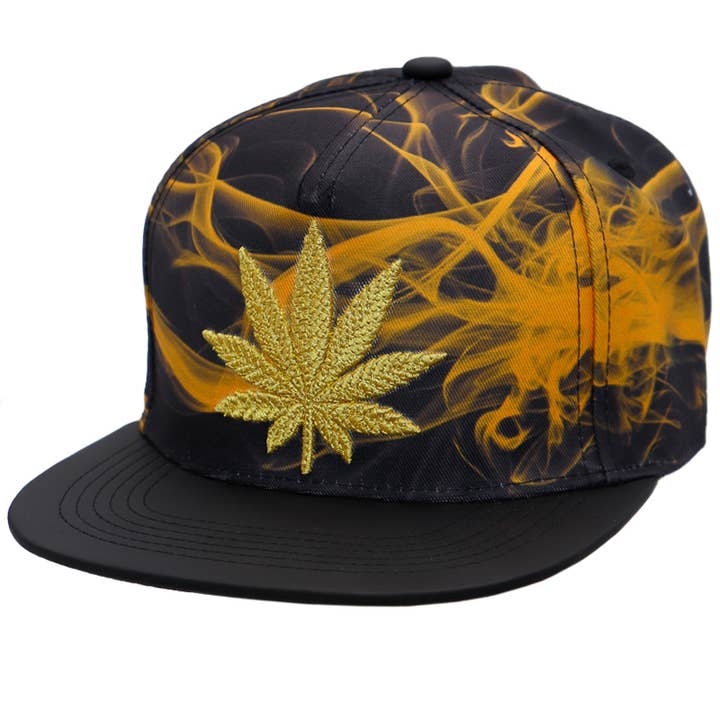 Cap Zone - Vendita all'ingrosso Cappellino con visiera piatta - Uomo - Snapback con becco piatto in pelle PU metallizzata con foglia di marijuana affumicata3