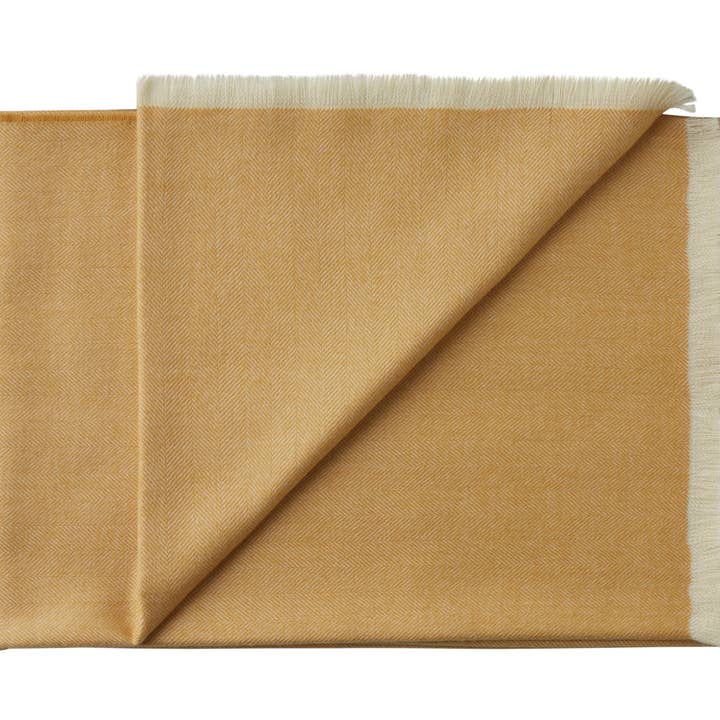 Plaid En Royal Bébé Alpaga À Chevrons Couleur 1140 pour la vente par Henry d'Elkin