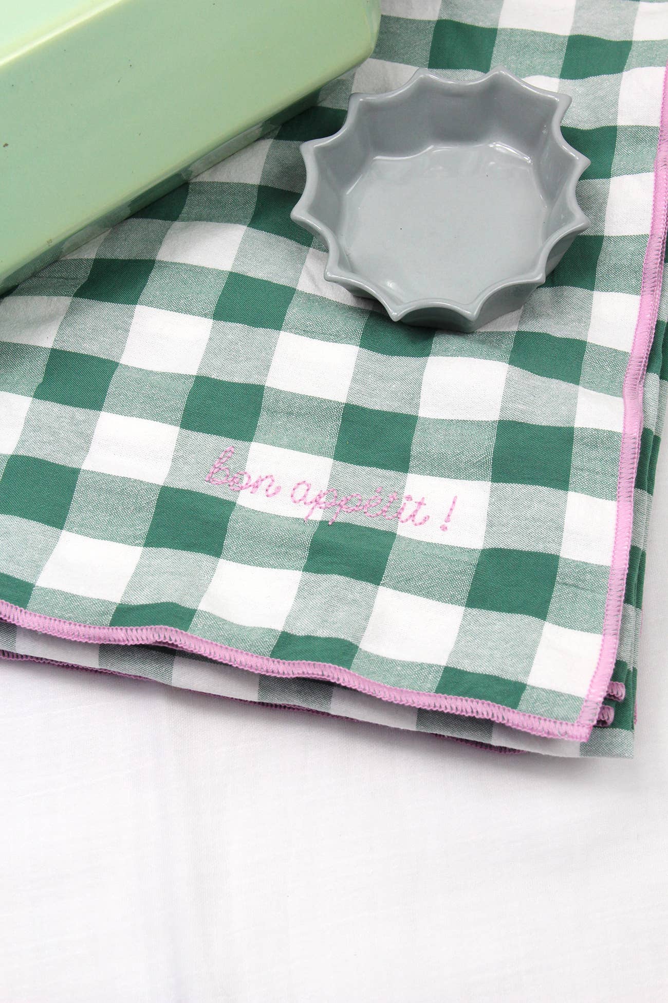 BARNABÉ AIME LE CAFÉ - Wholesale Tablecloth - Checkered gingham embroidered tablecloth for festive table!14