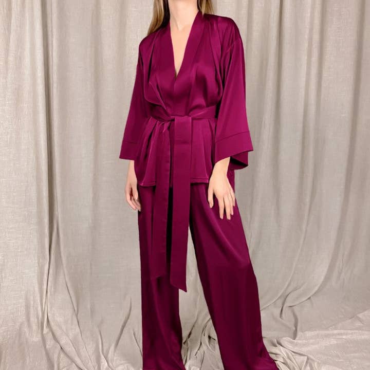 SALINA TRADING INC - Wholesale Sleepwear set – Women's - Women Solid Satin Long Sleeve Loose Lace-Up Pajamas Two Piece Set2