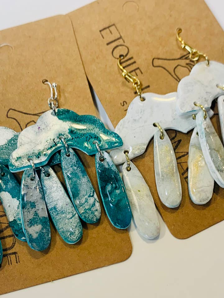 Boho-Ohrringe aus Polymer Clay mit gewelltem Rand und Alkohol-Tinten-Effekt für den Großhandel von Etoile Handmade Studio