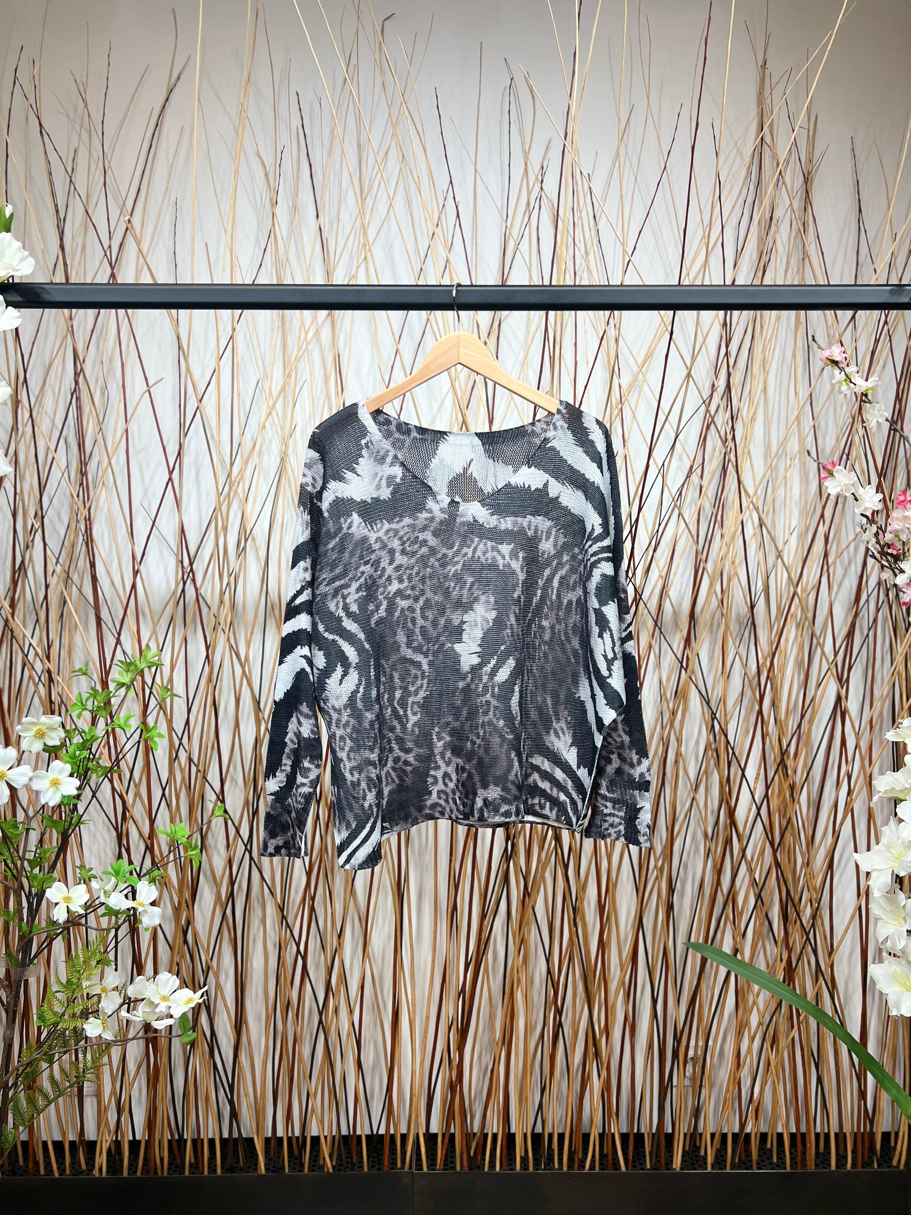 L'Emotion - Wholesale Blouse - Women's - Bat Sleeve Animal Print Large Knit T-Shirt0