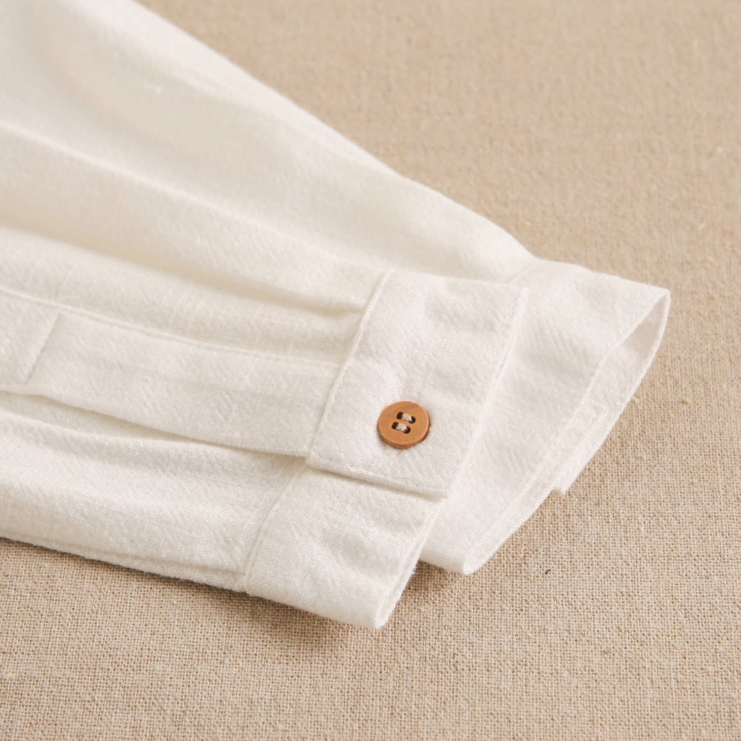 Blank Camicia bianca da bambino a manica lunga con colletto alla coreana in vendita all'ingrosso su Faire5