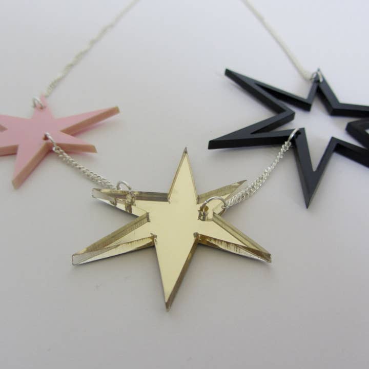 Collier étoile découpé au laser inspiré de Jem et les hologrammes pour la vente par Working Clasp