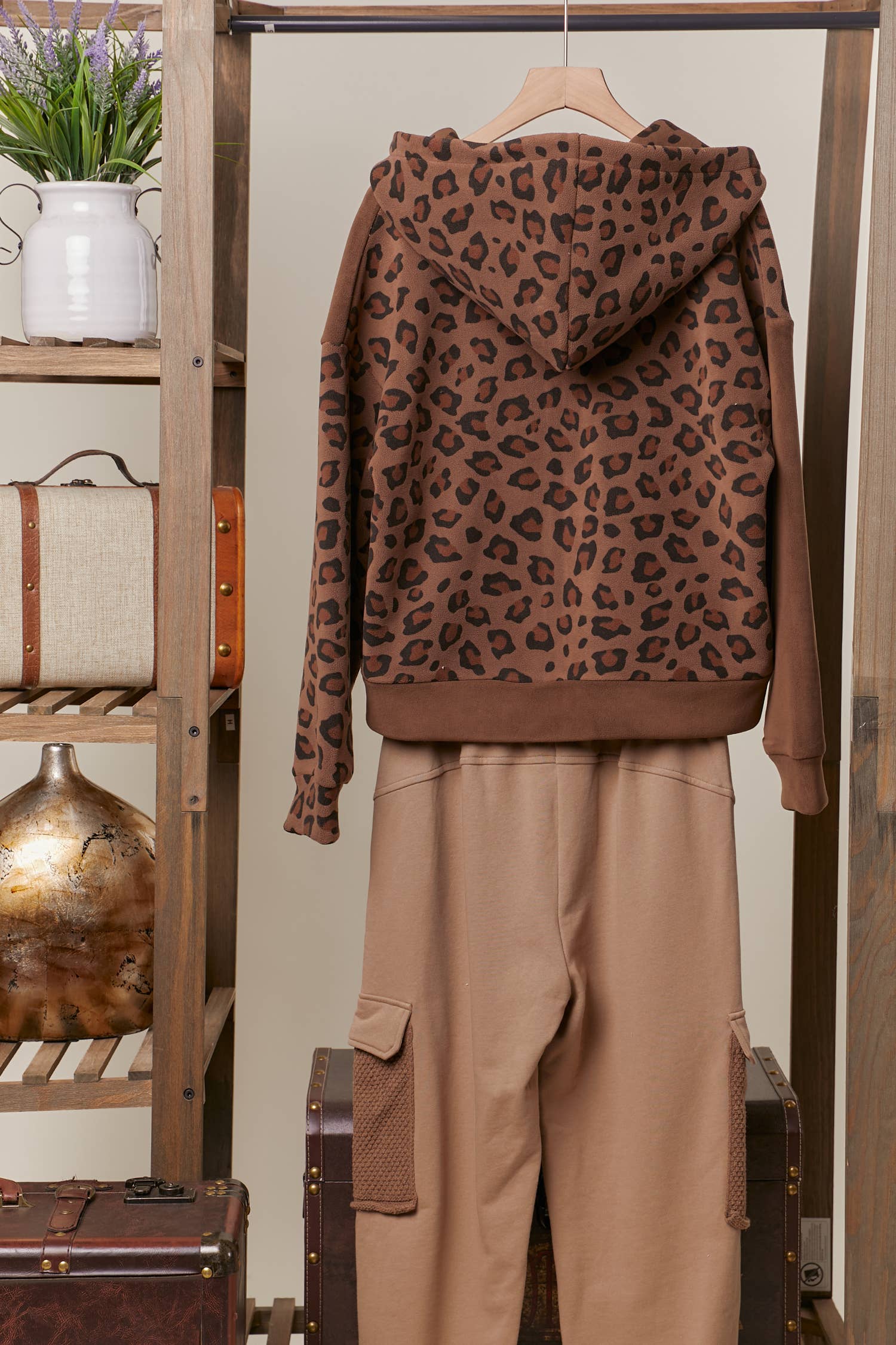 Mello. - Wholesale Hoodie - Women's - Zip Up hooded Sweatshirt with Leopard Print6