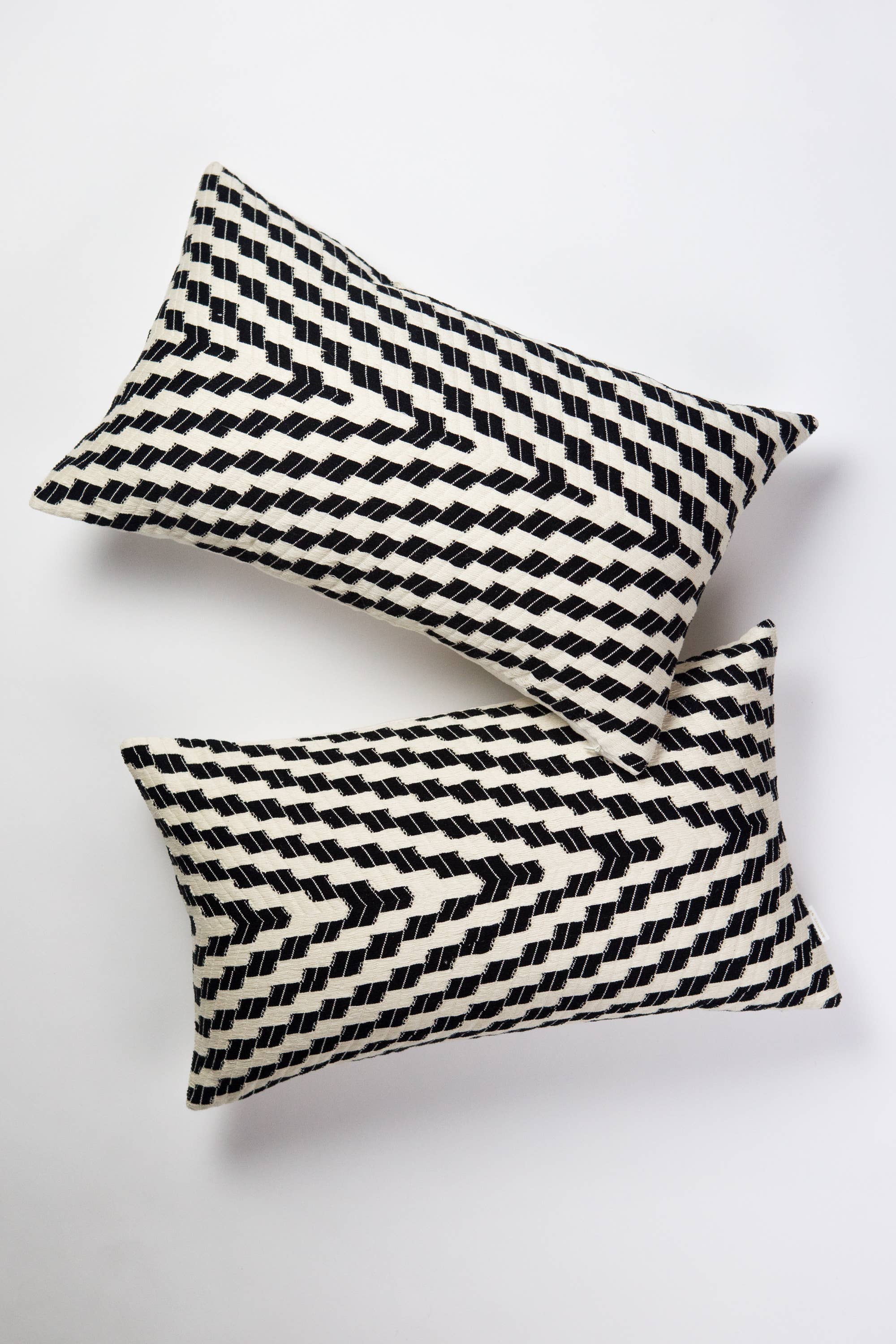 Archive NY - Wholesale Throw/Decorative Pillow - Almolonga Pillow2