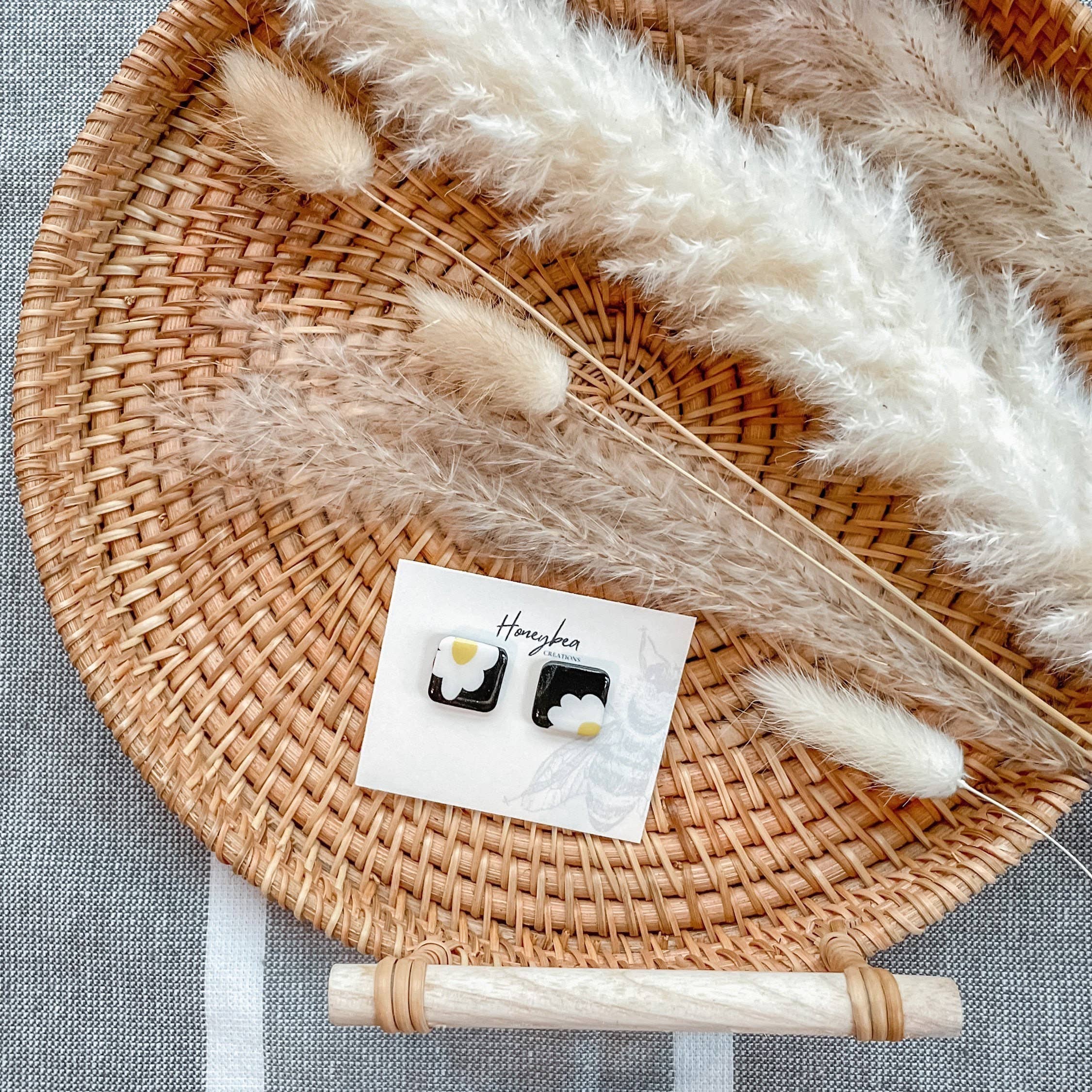 Honeybea Creations WI - Venta al por mayor Pendientes de botón/aretes de poste - Crea tu propio paquete de aretes medianos | Pendientes hechos a mano3