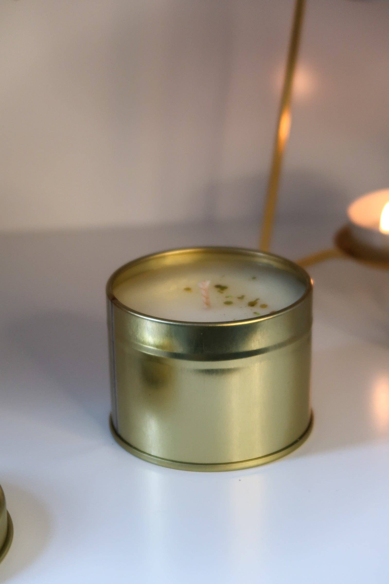 Timeless Aromas Ltd - Vente Bougies de voyage - Bougie de Luxe Épices de Noël en Boîte Dorée | Timeless Aromas1