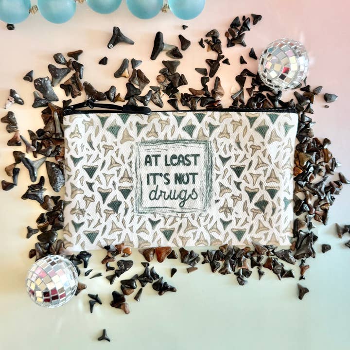 Trousse à fermeture éclair Shark Teeth-Au moins ce ne sont pas des drogues pour la vente par HandCrofted