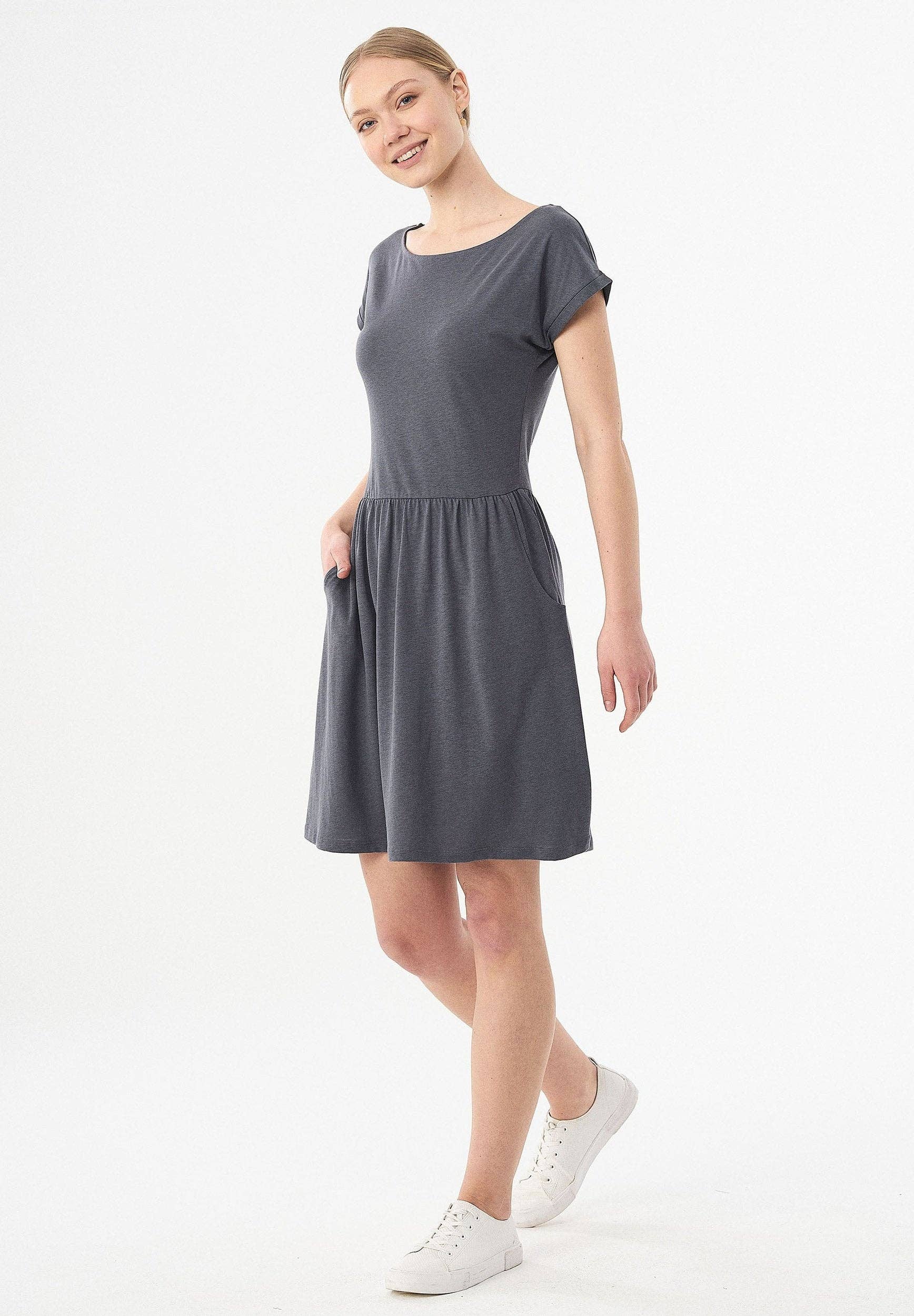 ORGANICATION - Wholesale Dress - Women's - Jerseykleid aus TENCEL™ Lyocell und Bio-Baumwolle1