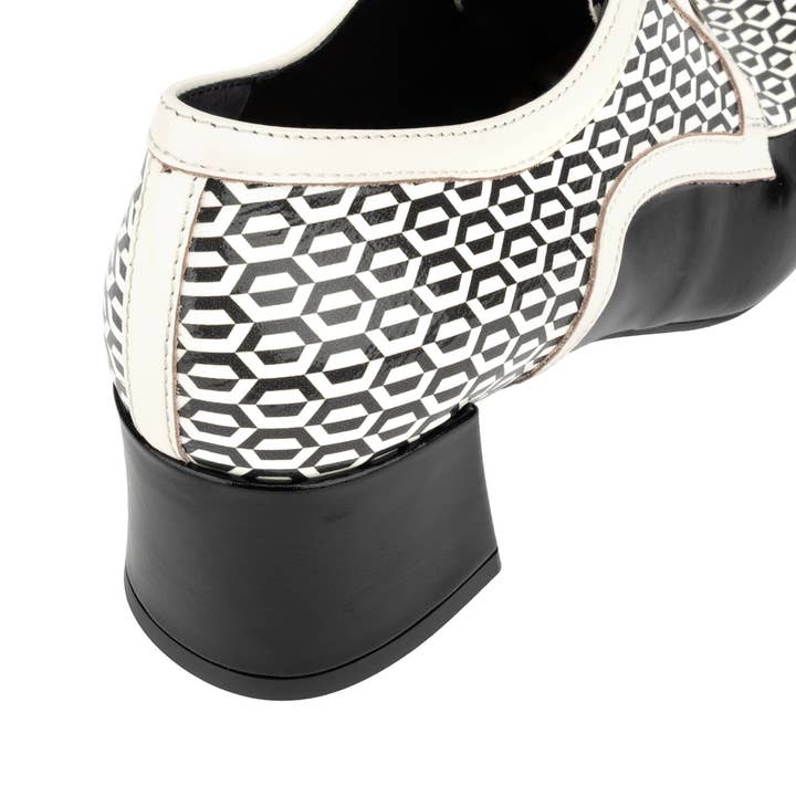 Embassy London – wholesale Low heels – Women′s – Sovereign - Black & white Optical - Women's leather lace up shoe with block heel7
