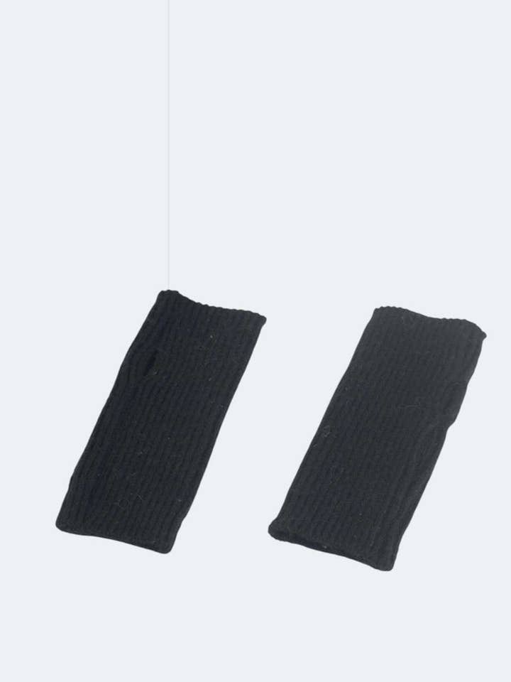 MITTENS IN WOOL BLEND, BLACK COLOR for wholesale by Kbas