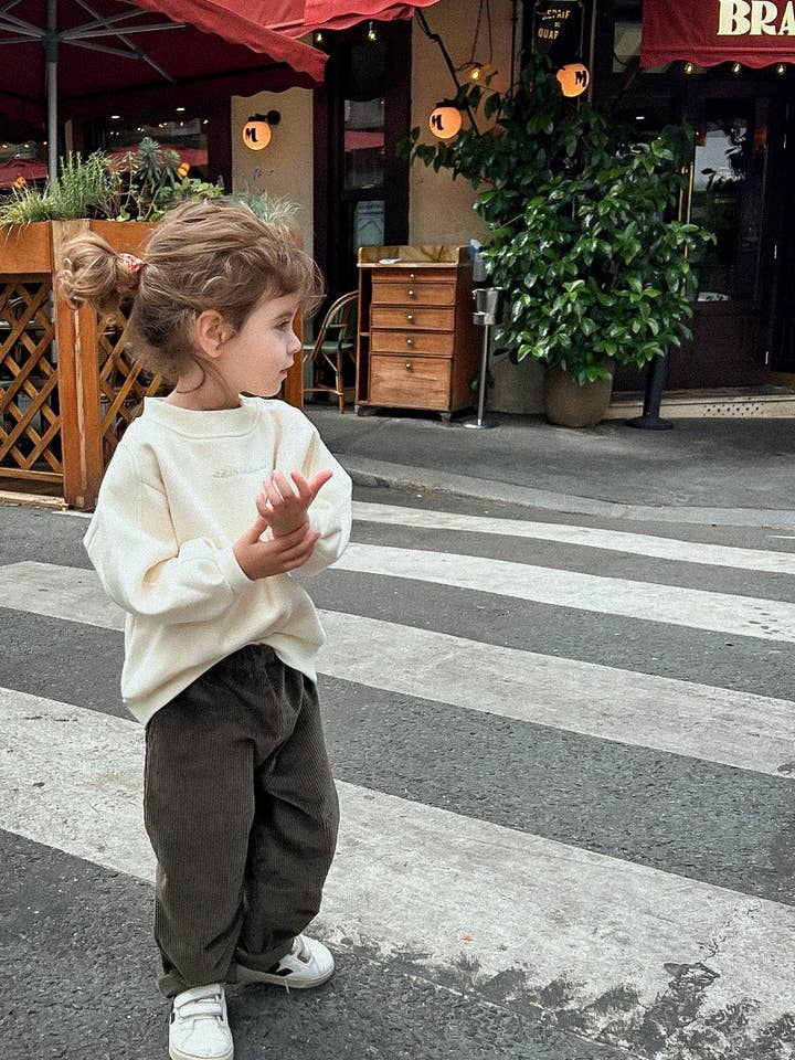 Groovy fløjlsbukser for engroshandel hos Atelier Badaboum