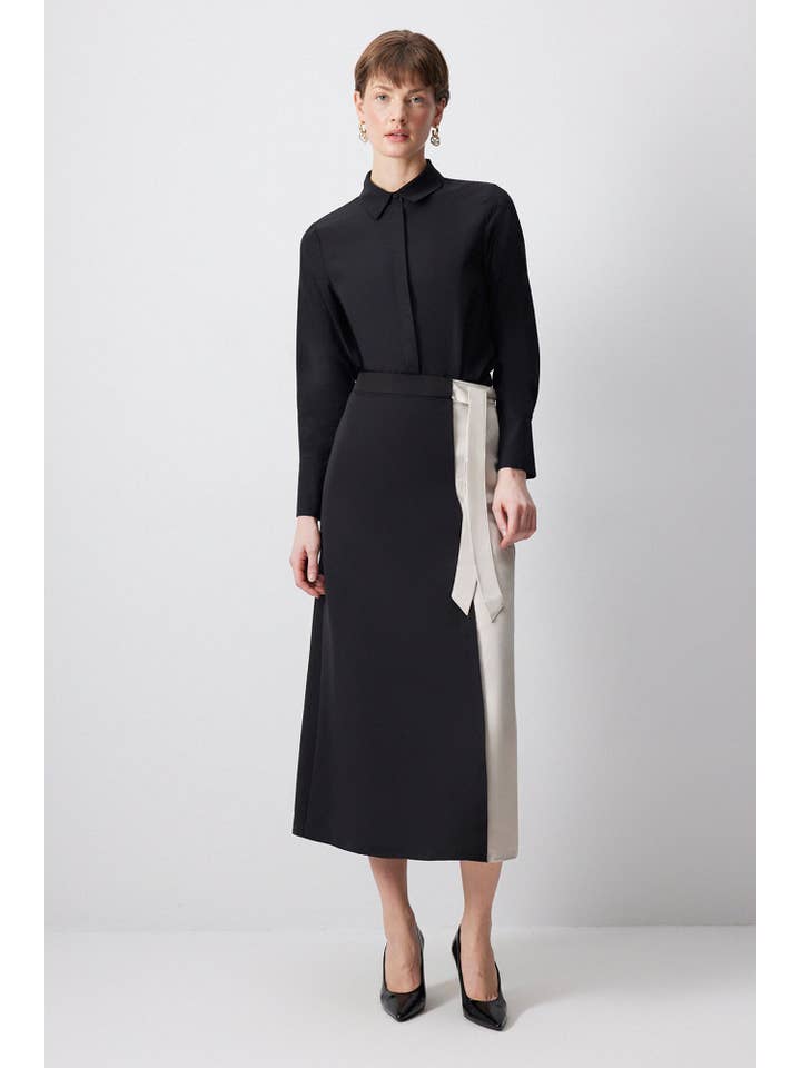Black Two-Tone Contrast Wrap Midi Skirt
for wholesale on Faire1