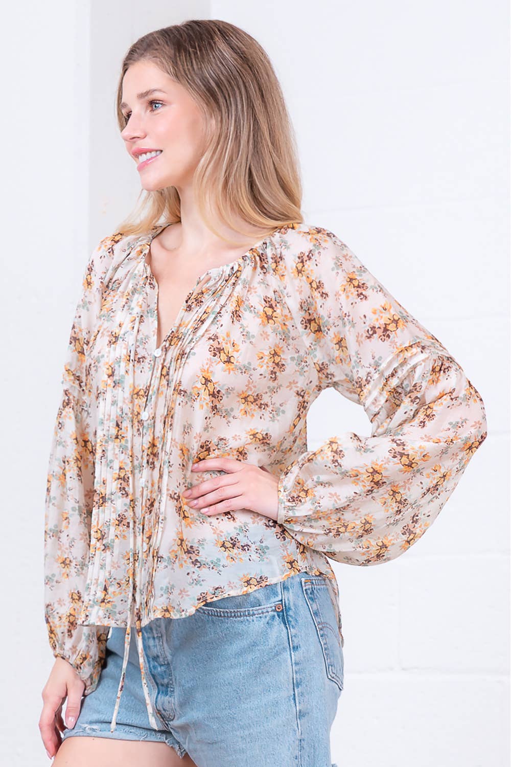 MULTI HT28741T-BUTTON DOWN PINTUCK DETAIL DITSY FLOWER PRINTED for wholesale on Faire2