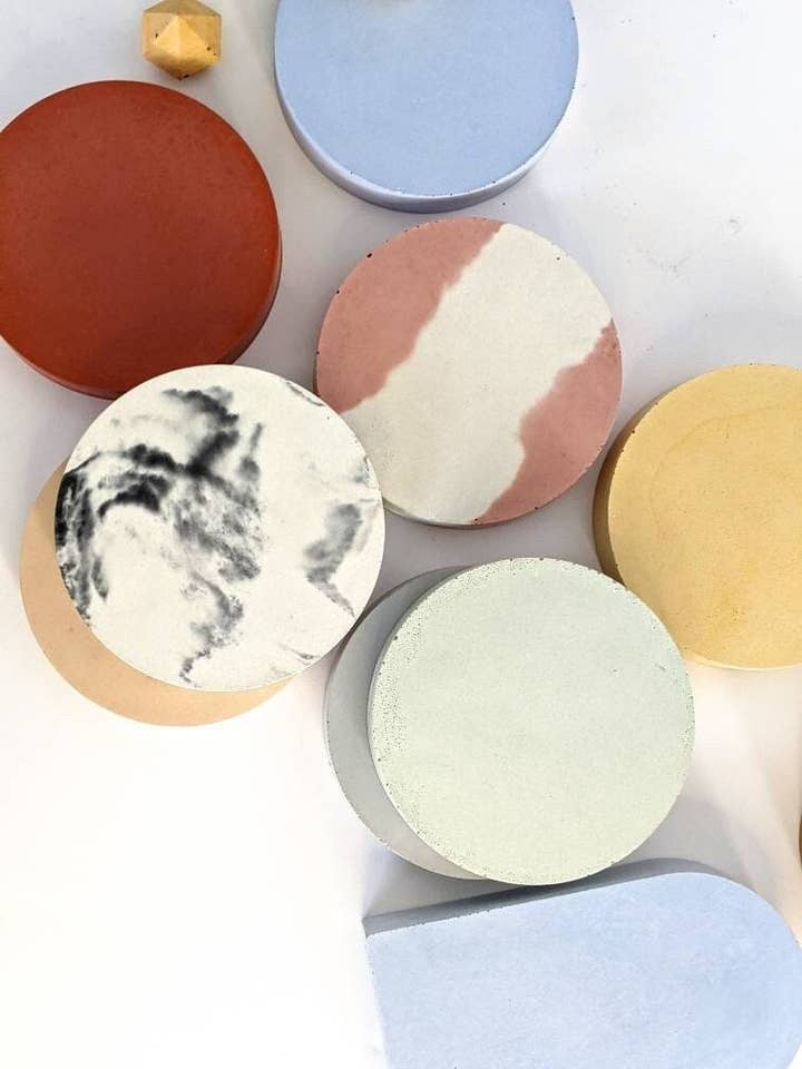 Chunky Disc Concrete Display Stand for wholesale by Ko-LAB Concrete