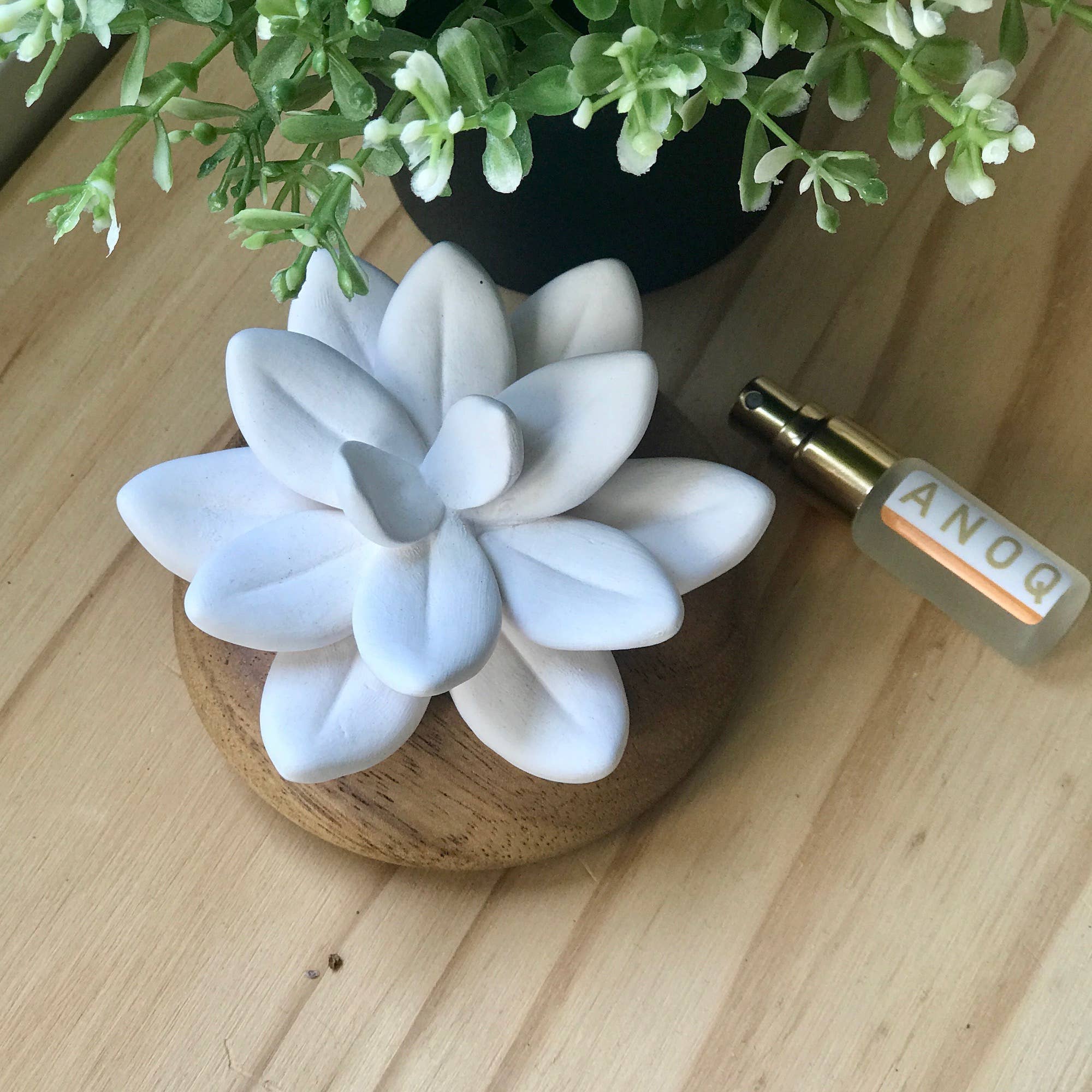 Anoq – wholesale Doftpinnar – Aromadiffusor med trä- och porslinsblomma - Tibet Jade4