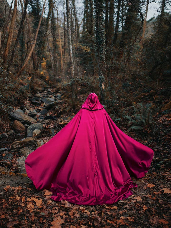 Costurero Real - Wholesale Cape - Women's - Burgundy Dark Red Satin cape hood halloween vampire witch0